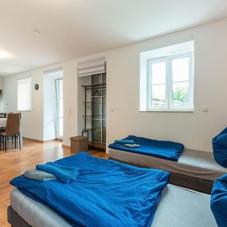 Apartment With Terrace In An Ideal Location Haunsheim Bagian luar foto
